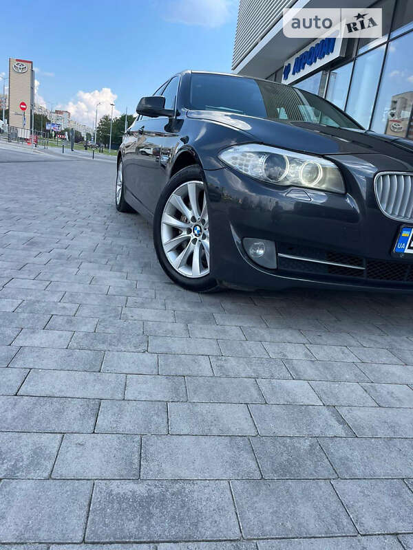 Седан BMW 5 Series 2013 в 