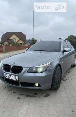 Седан BMW 5 Series 2004 в Рокитному