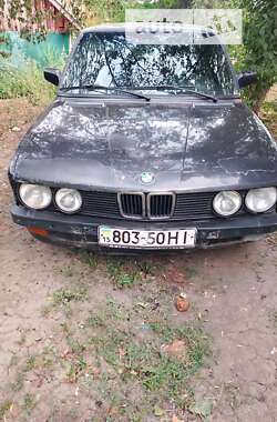 Седан BMW 5 Series 1982 в Томашполі