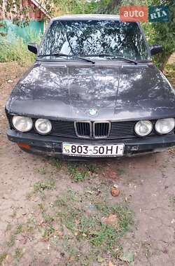 Седан BMW 5 Series 1982 в Томашполе