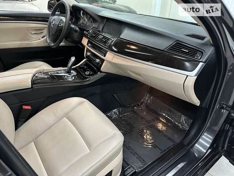 Седан BMW 5 Series 2013 в Львове