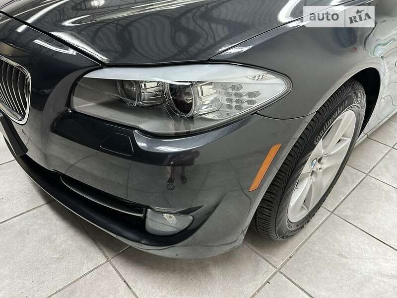 Седан BMW 5 Series 2013 в Львове