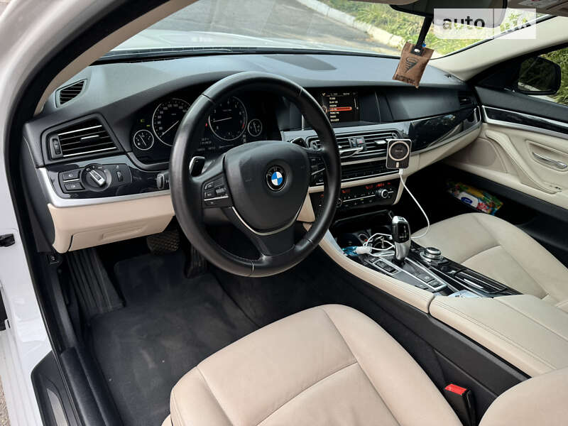 Седан BMW 5 Series 2016 в Виннице