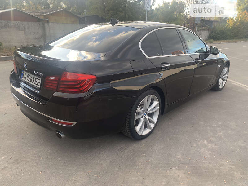 Седан BMW 5 Series 2015 в Києві