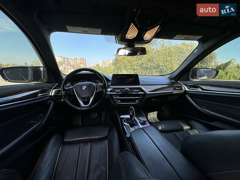 Седан BMW 5 Series 2017 в Львові