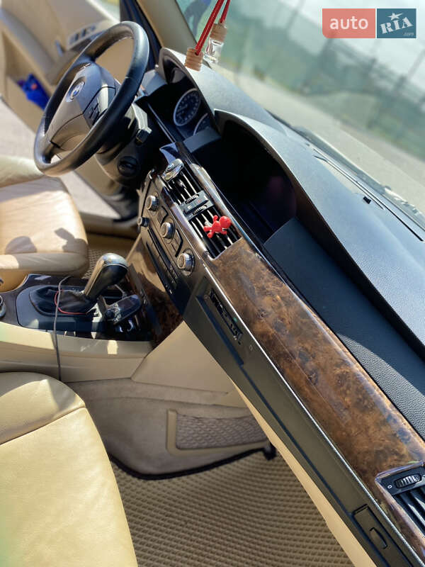 Седан BMW 5 Series 2006 в Львове
