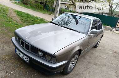 Седан BMW 5 Series 1990 в Харкові