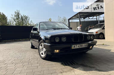 Седан BMW 5 Series 1994 в Тисмениці