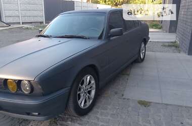 Седан BMW 5 Series 1989 в Дніпрі