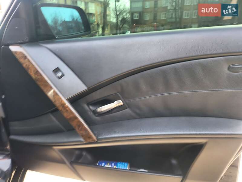 Седан BMW 5 Series 2004 в Харькове