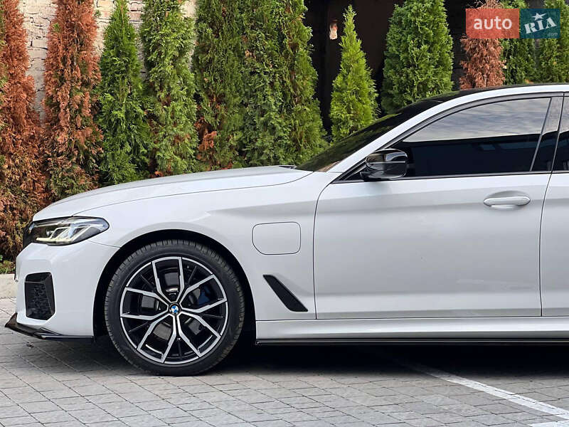Седан BMW 5 Series 2020 в Львове