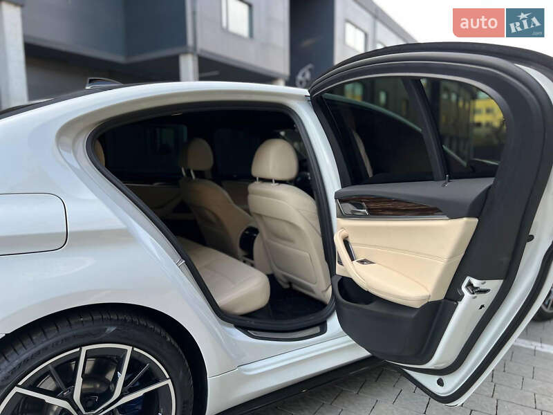 Седан BMW 5 Series 2020 в Львове
