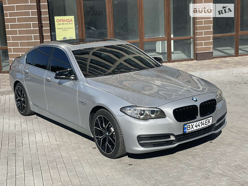 Седан BMW 5 Series 2015 в Хмельницком
