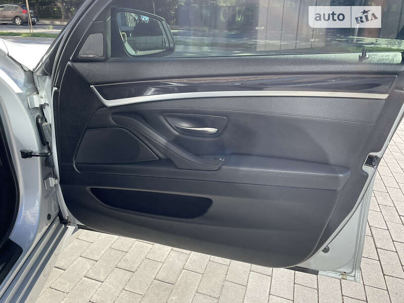 Седан BMW 5 Series 2015 в Хмельницком