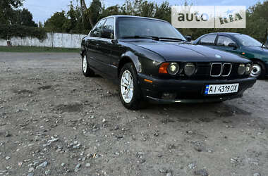 Седан BMW 5 Series 1988 в Бобровице