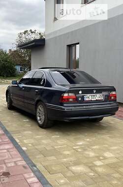 Седан BMW 5 Series 2002 в Рокитному