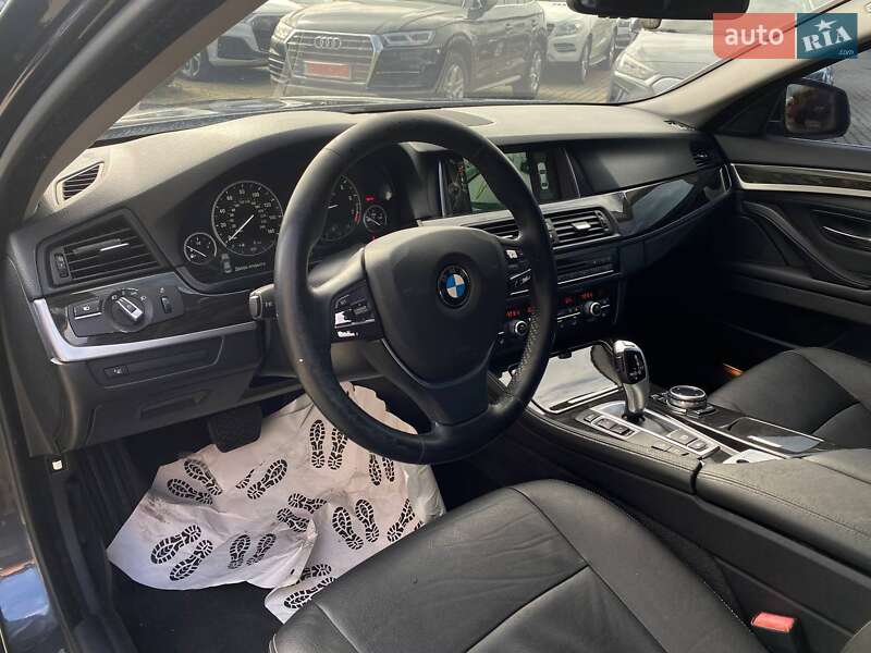 Седан BMW 5 Series 2014 в Львові