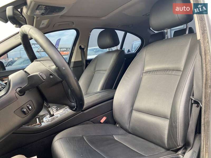 Седан BMW 5 Series 2014 в Львові