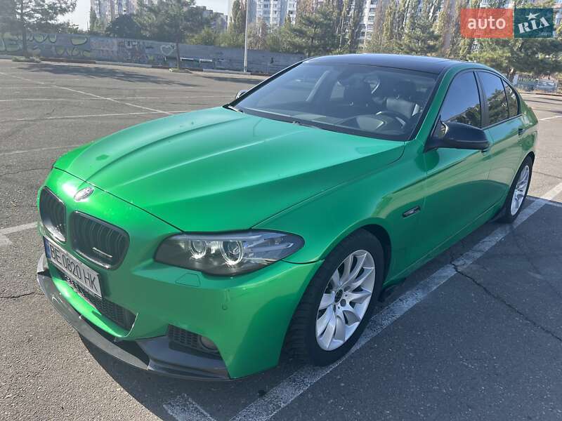 Седан BMW 5 Series 2015 в Николаеве