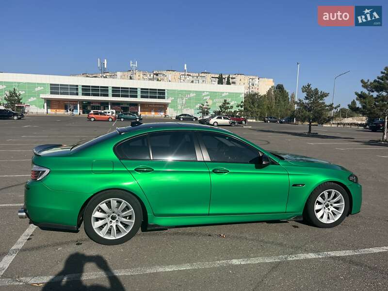 Седан BMW 5 Series 2015 в Николаеве