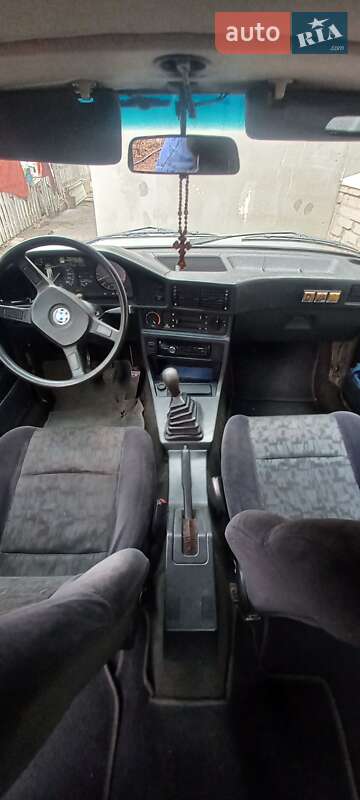 Седан BMW 5 Series 1984 в Запорожье