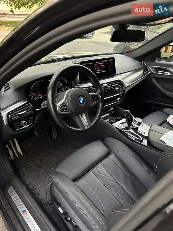 Седан BMW 5 Series 2022 в 