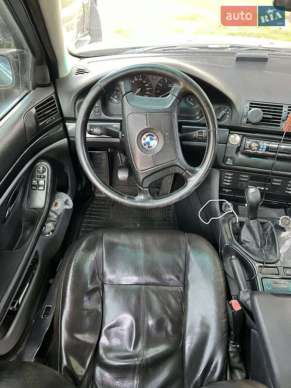 Седан BMW 5 Series 1996 в Броварах
