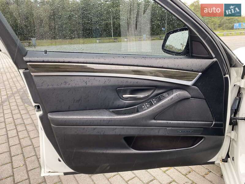 Седан BMW 5 Series 2013 в Львове