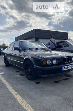 Седан BMW 5 Series 1990 в Вашковцах