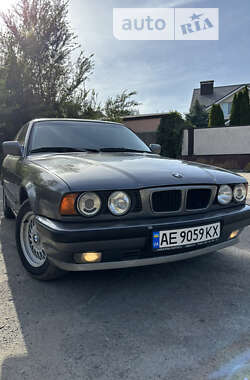 Седан BMW 5 Series 1992 в Днепре