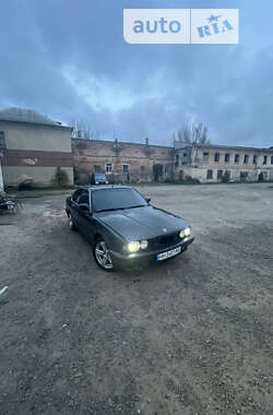 Седан BMW 5 Series 1989 в Одессе