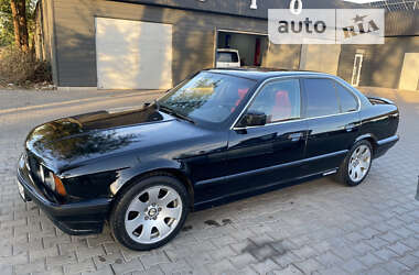 Седан BMW 5 Series 1993 в Кривом Роге