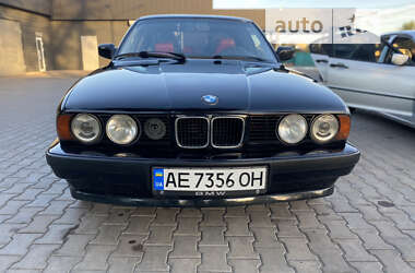 Седан BMW 5 Series 1993 в Кривом Роге