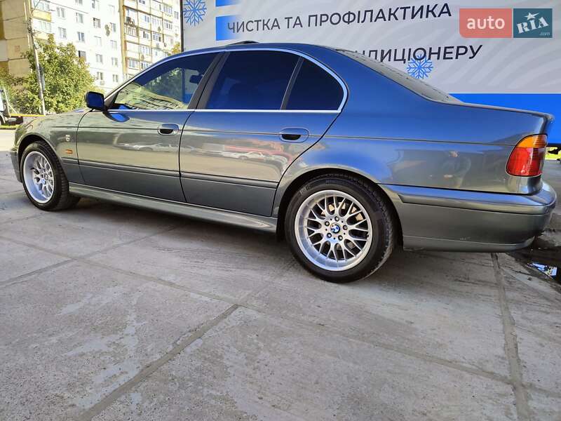 Седан BMW 5 Series 2003 в Черновцах