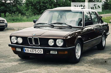 Седан BMW 5 Series 1986 в Киеве