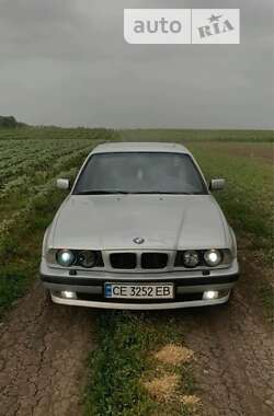 Седан BMW 5 Series 1990 в Чернівцях