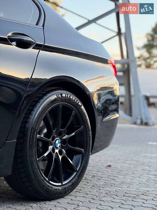 Седан BMW 5 Series 2010 в Черновцах