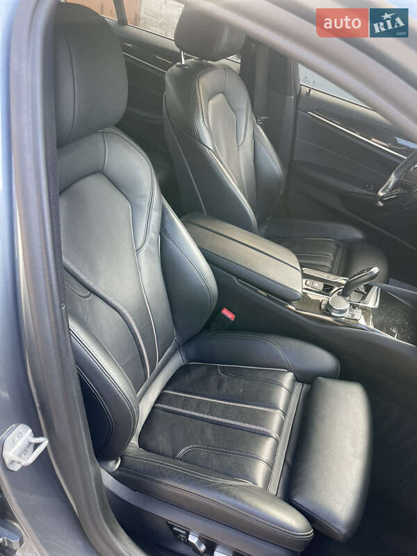 Седан BMW 5 Series 2017 в Львове