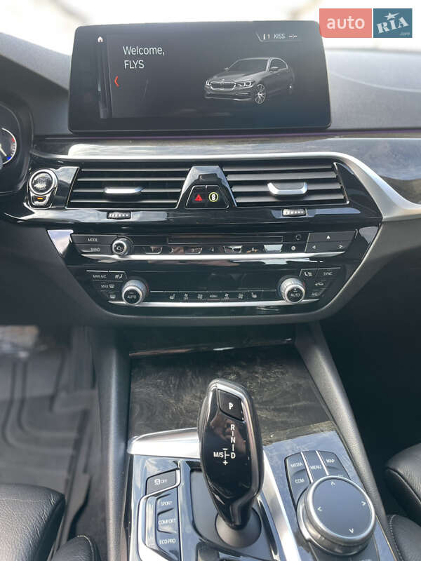 Седан BMW 5 Series 2017 в Львове
