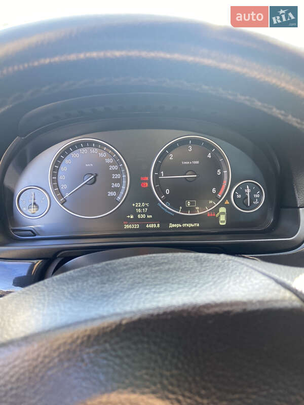 Седан BMW 5 Series 2012 в Долине