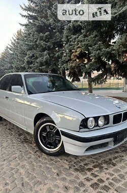 Седан BMW 5 Series 1990 в Кропивницькому