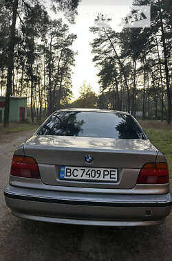 Седан BMW 5 Series 2000 в Чернигове