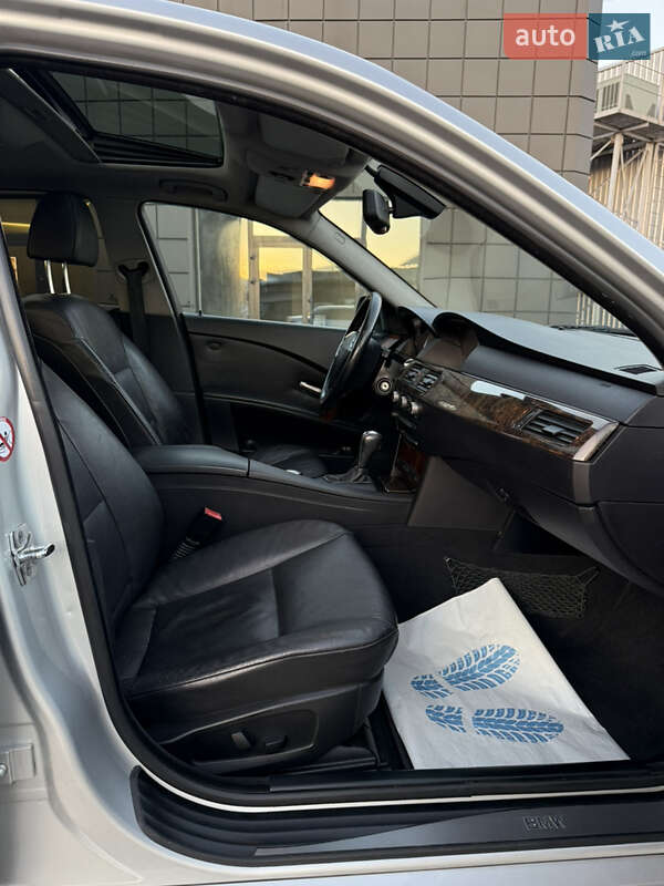 Седан BMW 5 Series 2005 в Тячеві