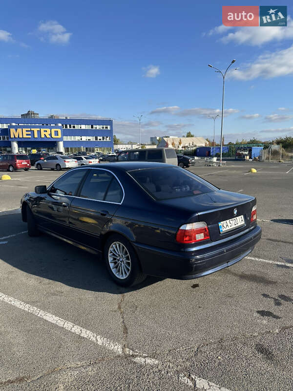 Седан BMW 5 Series 2001 в Киеве