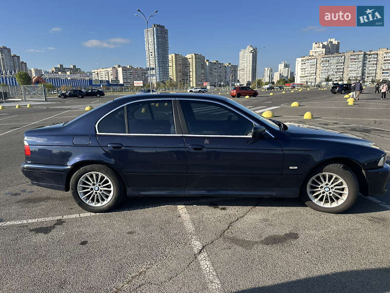 Седан BMW 5 Series 2001 в Киеве