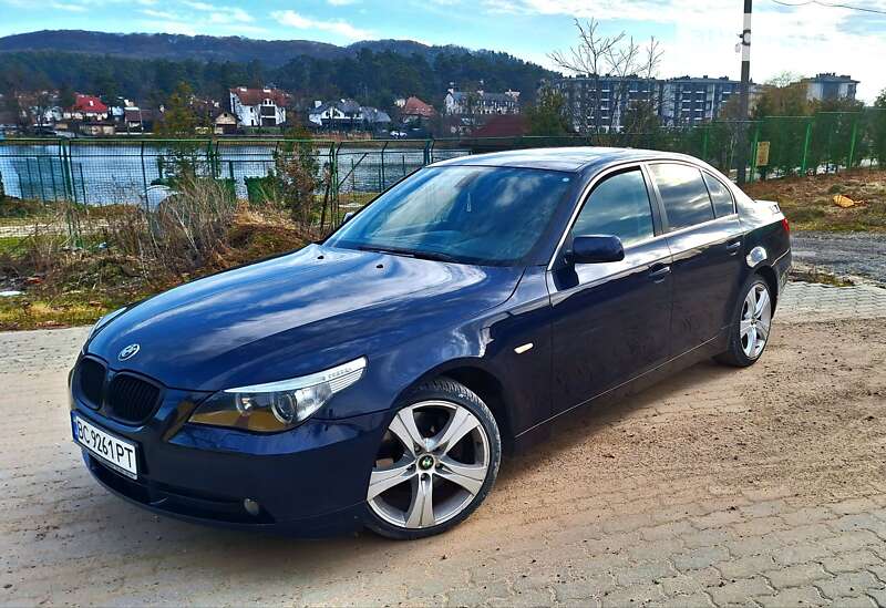 Седан BMW 5 Series 2004 в Львові