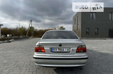 Седан BMW 5 Series 2000 в 