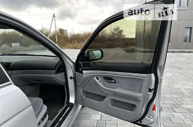 Седан BMW 5 Series 2000 в 