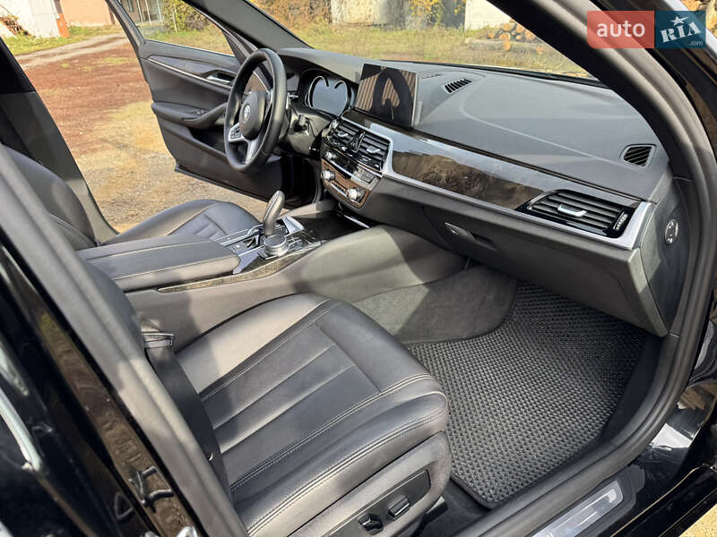 Седан BMW 5 Series 2017 в Хмельницькому