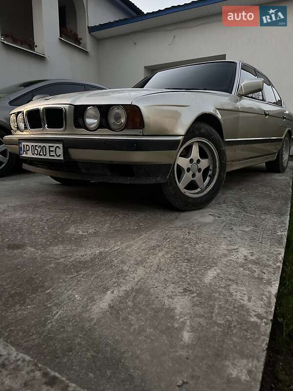 Седан BMW 5 Series 1988 в Запоріжжі